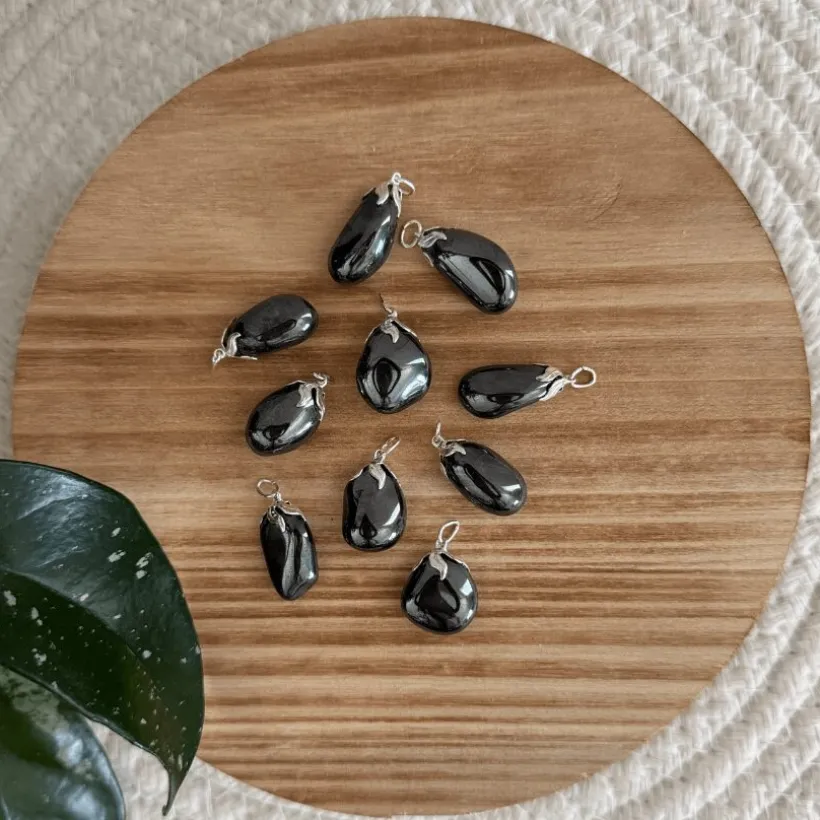Baby Natura Hematiet edelsteen hanger – Aarding & Kracht