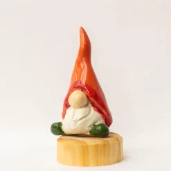 Klein dappertje Kabouter Tomte oranje steker