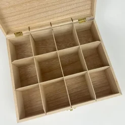 Klein dappertje Steker bewaarkist hout 12-vaks